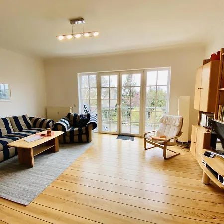 Apartment La *